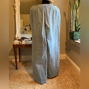 Dream Jeans Light Wash Wide Leg Bootcut Booty Lift Body Hugging Stretch Size 14T